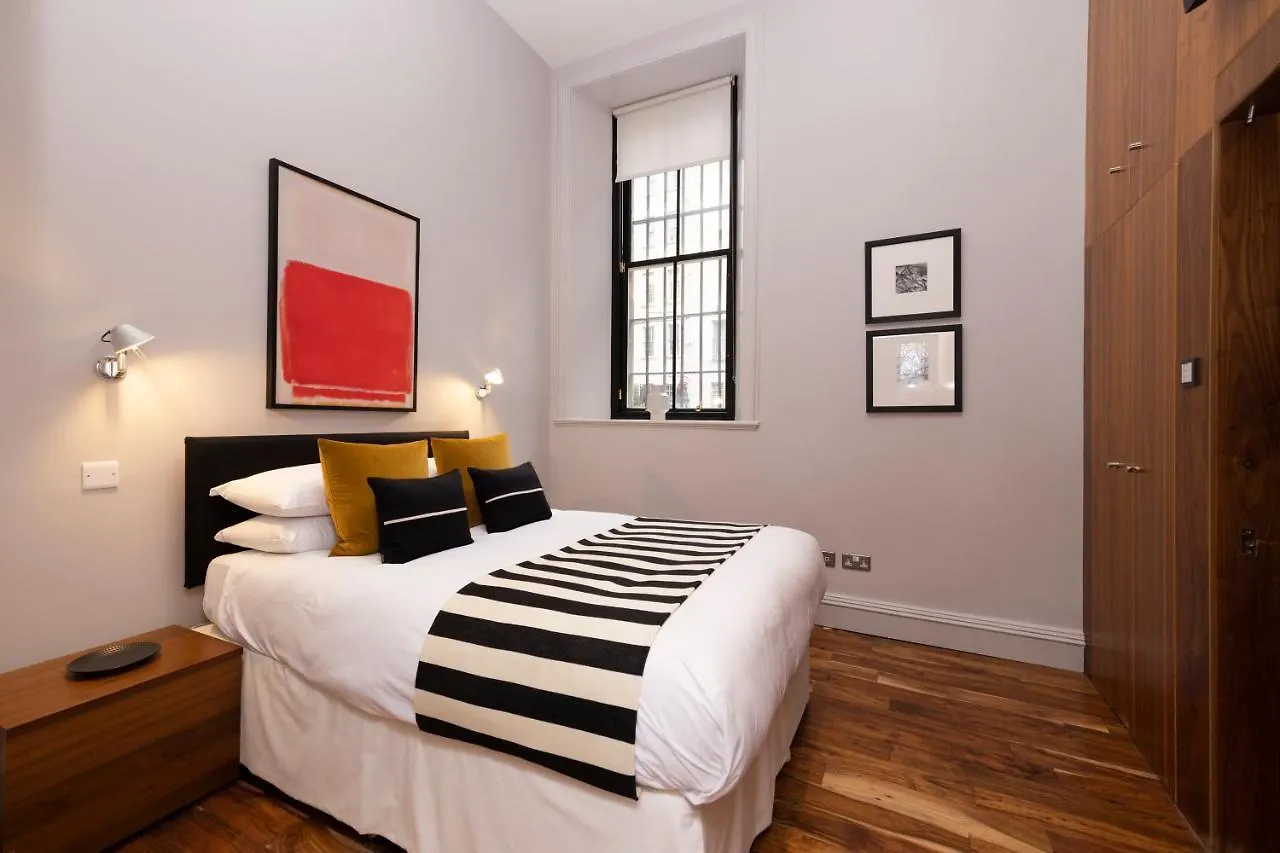 Joivy Chic 2Br Apt With City Views At The Heart Of Old Town Edinburgh Apartment