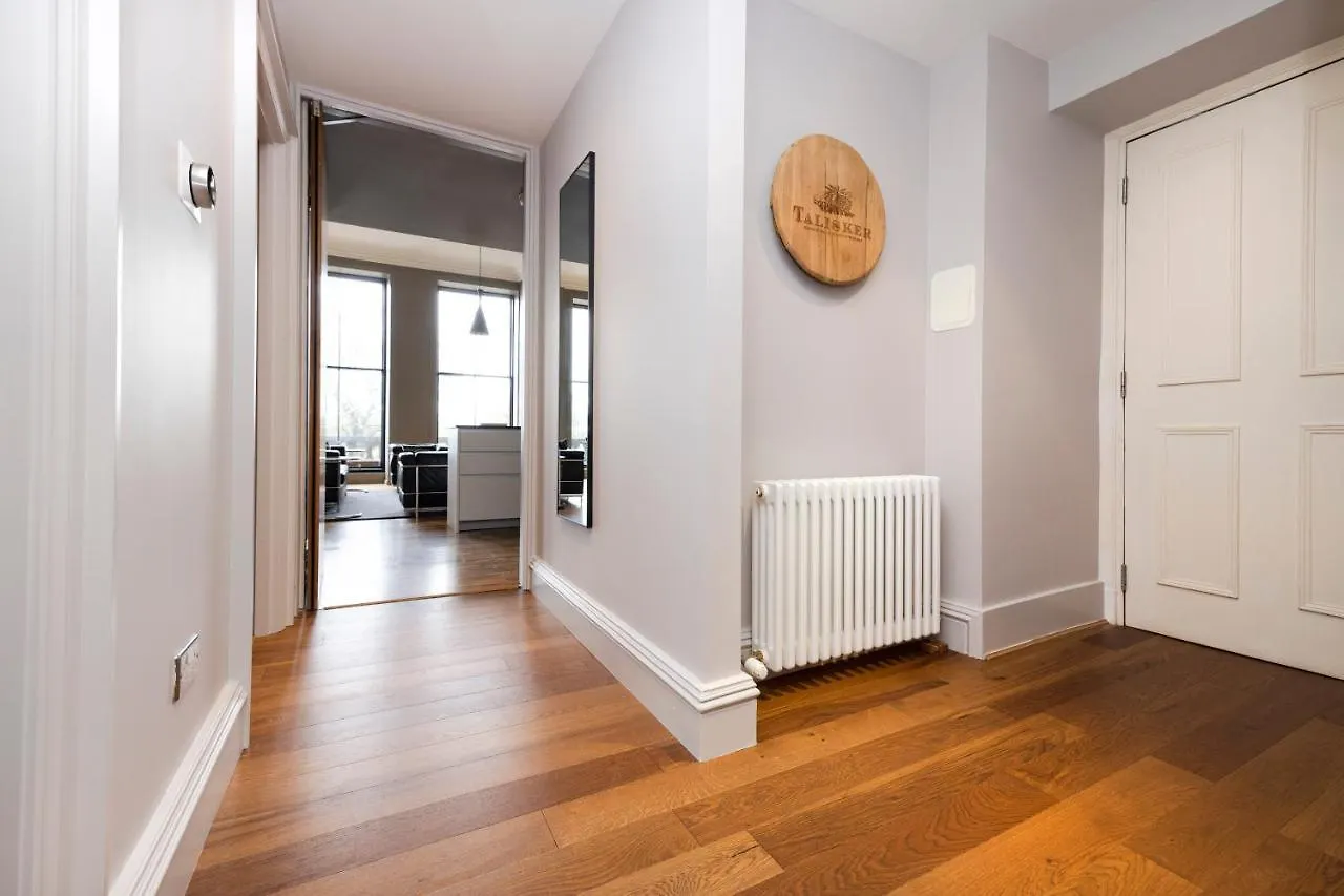 Joivy Chic 2Br Apt With City Views At The Heart Of Old Town Edinburgh 0*,