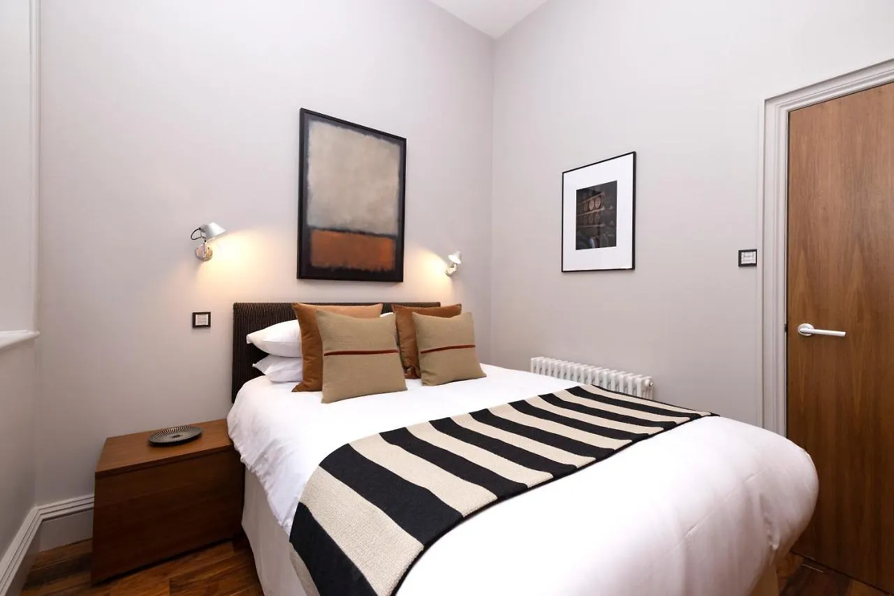 Joivy Chic 2Br Apt With City Views At The Heart Of Old Town Edinburgh Apartment