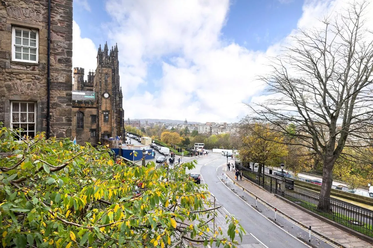 Apartment Joivy Chic 2Br Apt With City Views At The Heart Of Old Town Edinburgh United Kingdom