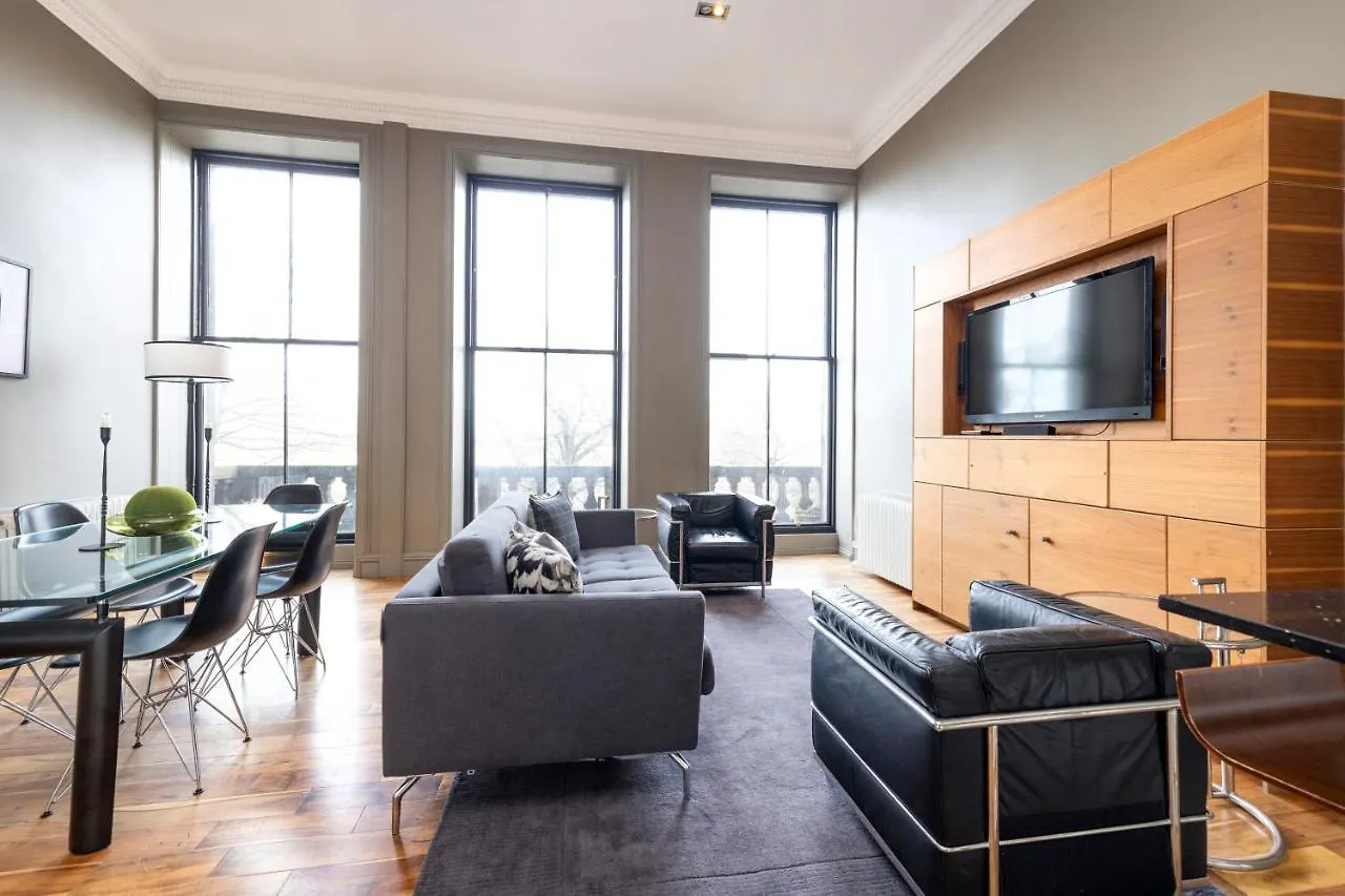 Joivy Chic 2Br Apt With City Views At The Heart Of Old Town Edinburgh