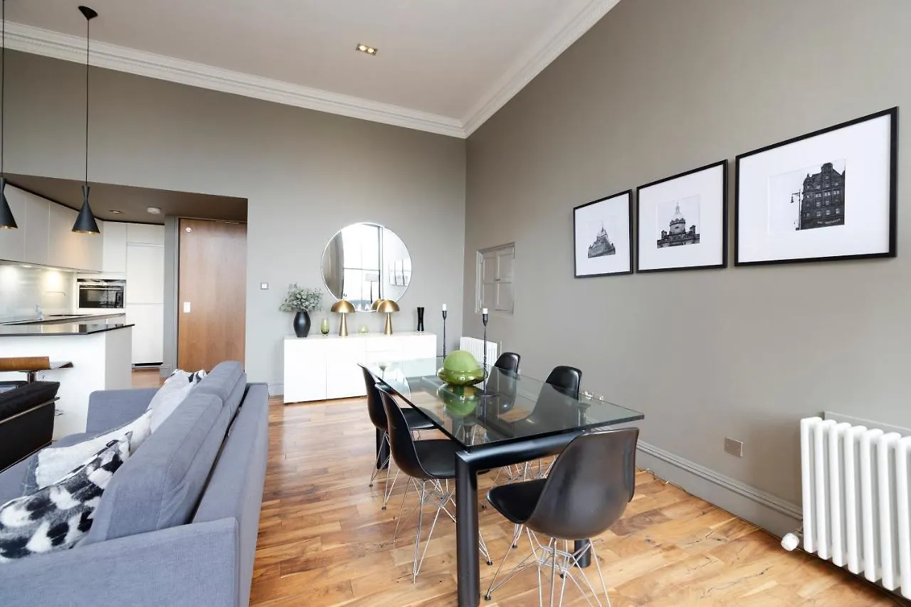 Apartment Joivy Chic 2Br Apt With City Views At The Heart Of Old Town Edinburgh