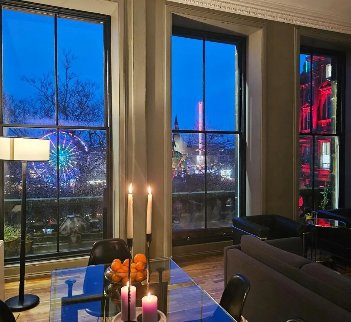 Joivy Chic 2Br Apt With City Views At The Heart Of Old Town Edinburgh Apartment